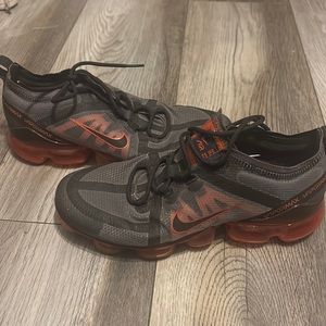 Vapor max running shoes